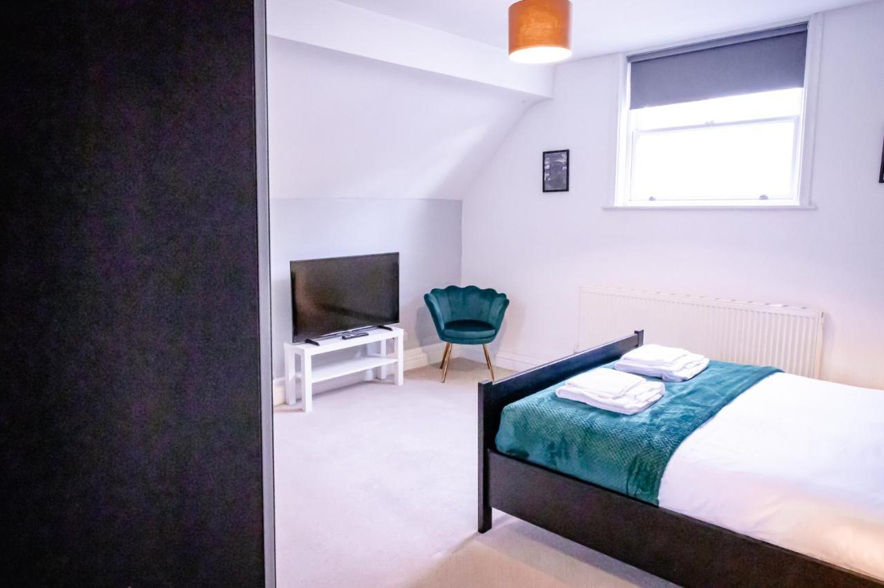 Lord Street - 2 Beautiful Apartments - Sleep Up To 14 Guests - By Rework Accommodation Chester Exteriér fotografie