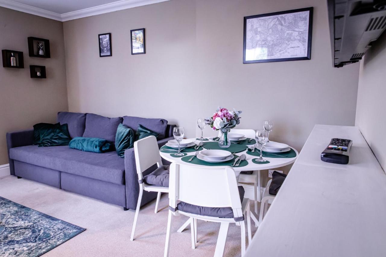 Lord Street - 2 Beautiful Apartments - Sleep Up To 14 Guests - By Rework Accommodation Chester Exteriér fotografie