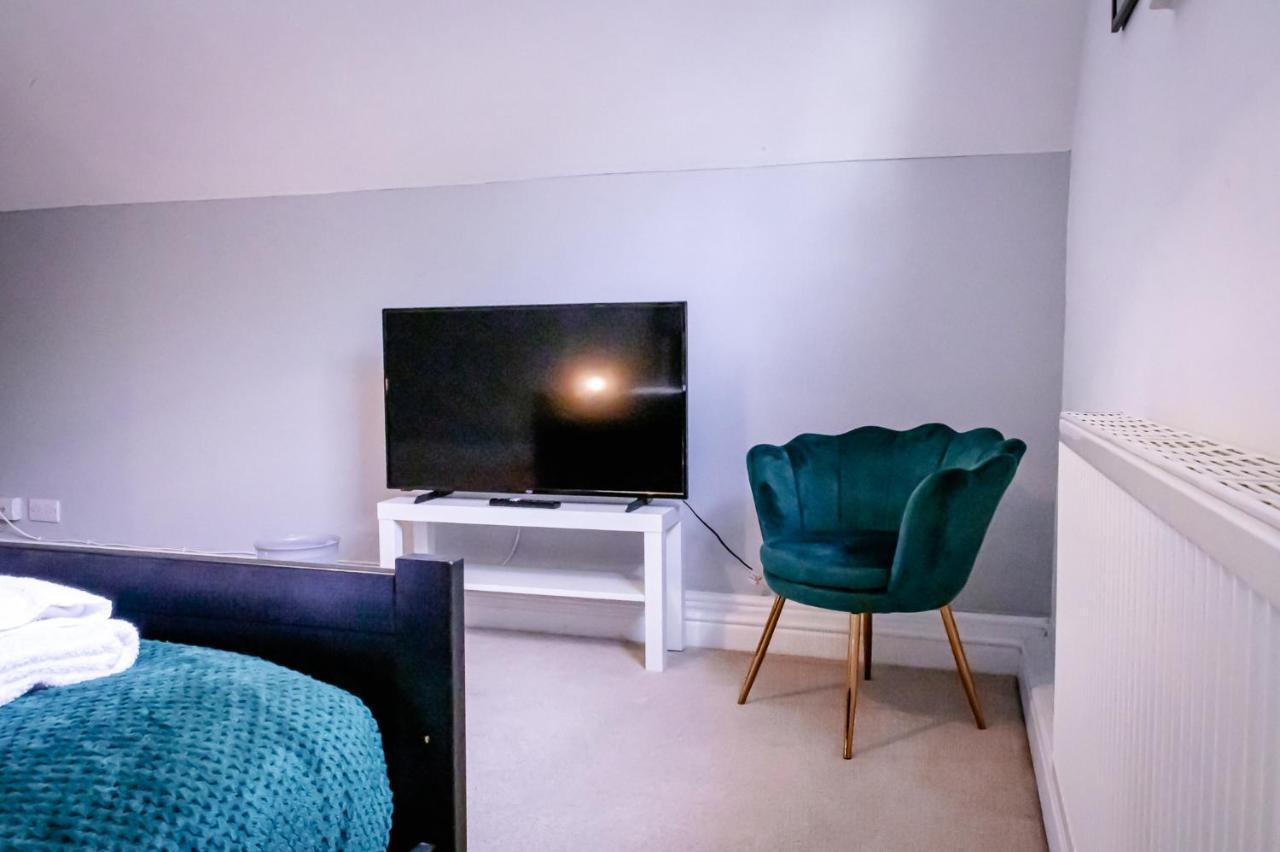 Lord Street - 2 Beautiful Apartments - Sleep Up To 14 Guests - By Rework Accommodation Chester Exteriér fotografie