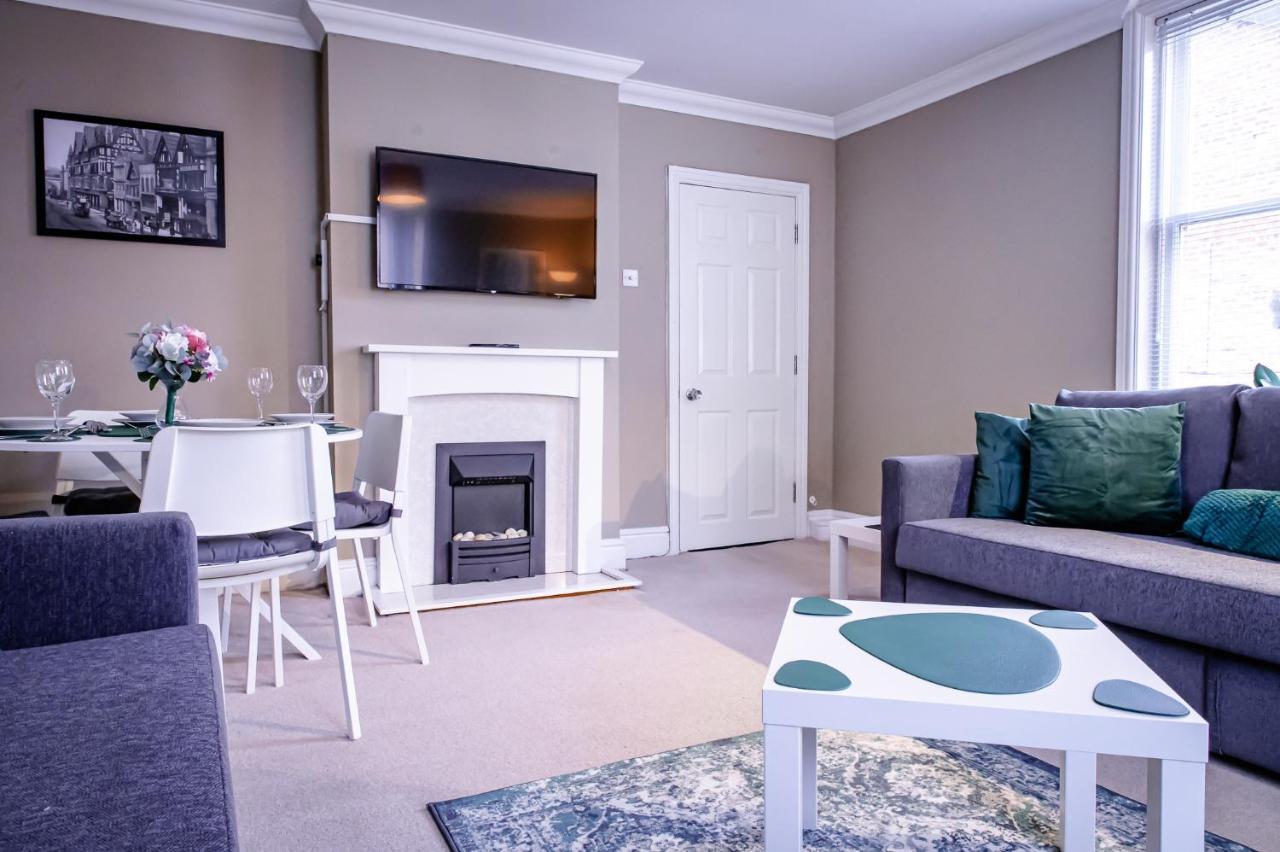 Lord Street - 2 Beautiful Apartments - Sleep Up To 14 Guests - By Rework Accommodation Chester Exteriér fotografie