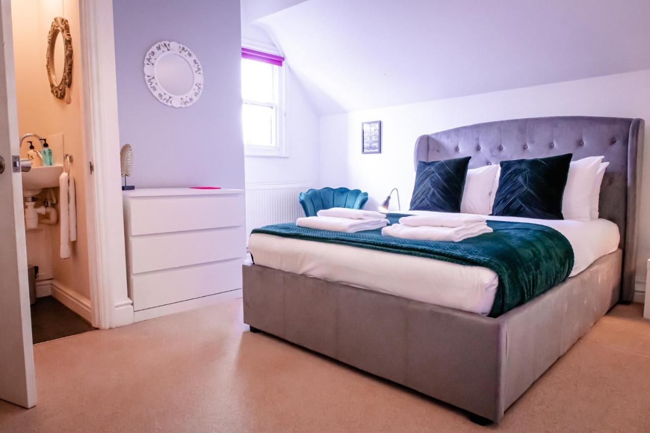 Lord Street - 2 Beautiful Apartments - Sleep Up To 14 Guests - By Rework Accommodation Chester Exteriér fotografie