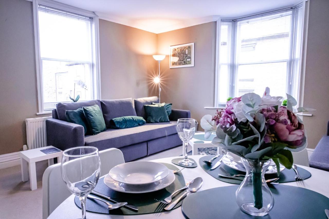 Lord Street - 2 Beautiful Apartments - Sleep Up To 14 Guests - By Rework Accommodation Chester Exteriér fotografie