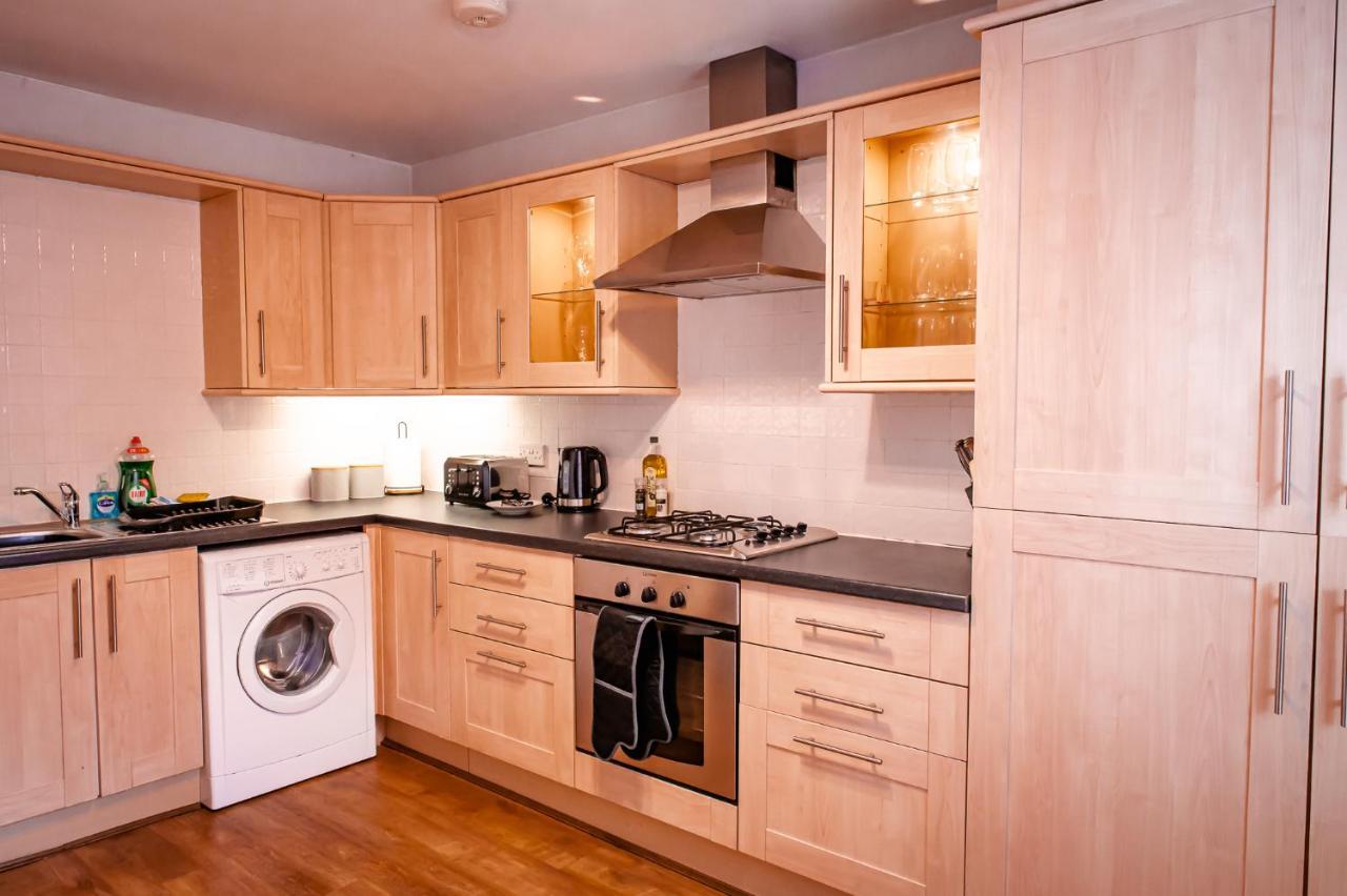 Lord Street - 2 Beautiful Apartments - Sleep Up To 14 Guests - By Rework Accommodation Chester Exteriér fotografie