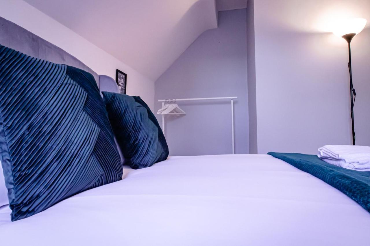 Lord Street - 2 Beautiful Apartments - Sleep Up To 14 Guests - By Rework Accommodation Chester Exteriér fotografie