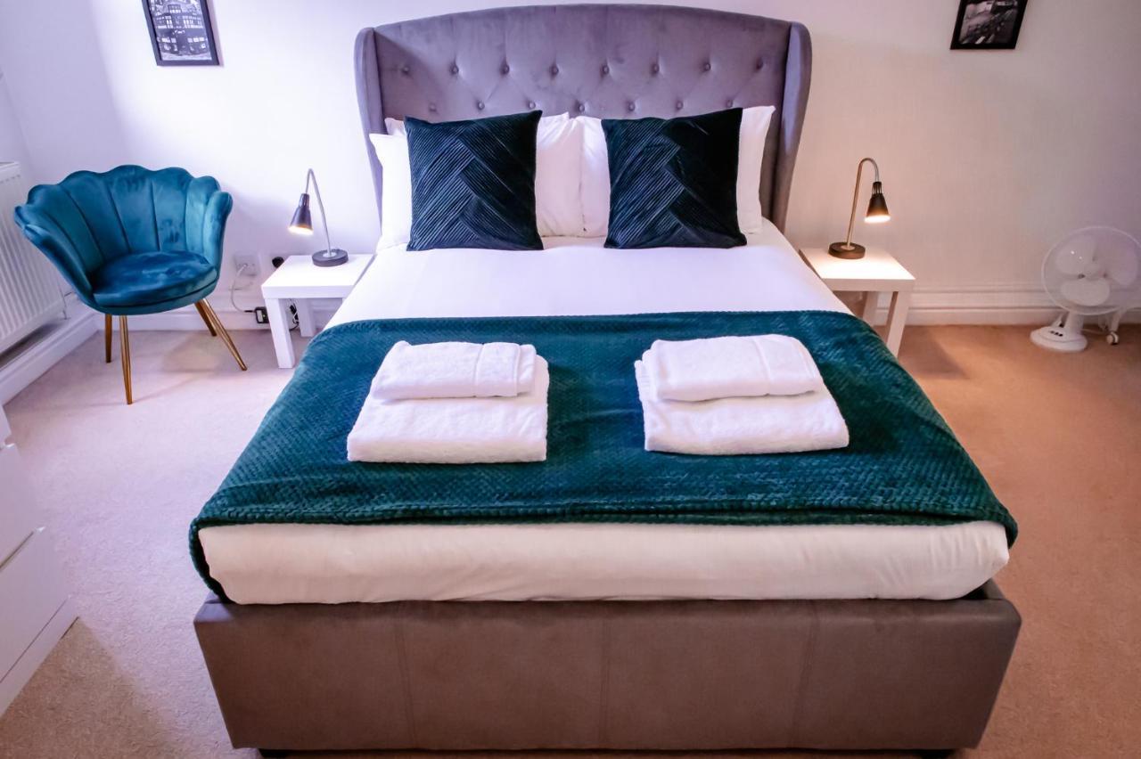Lord Street - 2 Beautiful Apartments - Sleep Up To 14 Guests - By Rework Accommodation Chester Exteriér fotografie