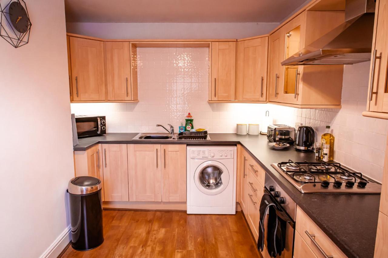 Lord Street - 2 Beautiful Apartments - Sleep Up To 14 Guests - By Rework Accommodation Chester Exteriér fotografie