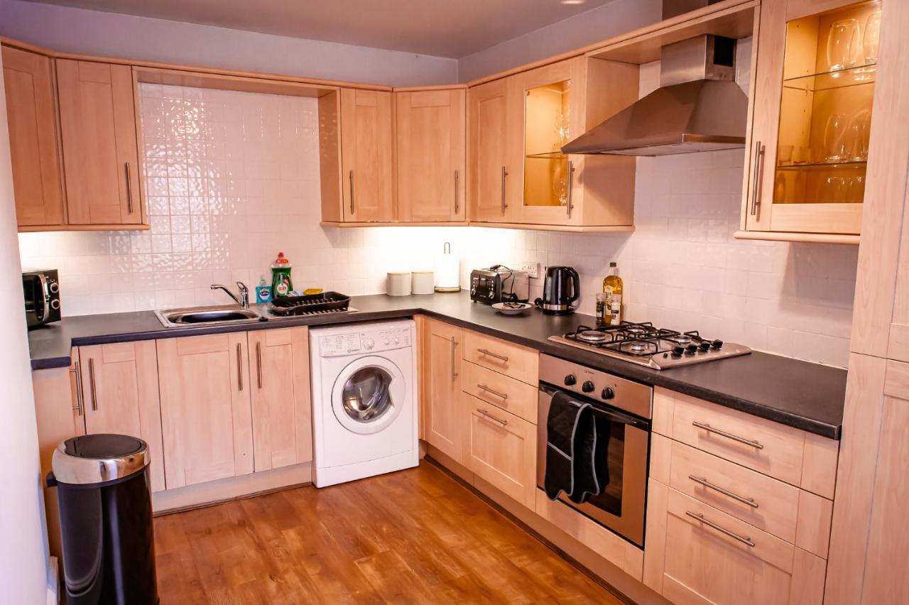 Lord Street - 2 Beautiful Apartments - Sleep Up To 14 Guests - By Rework Accommodation Chester Exteriér fotografie