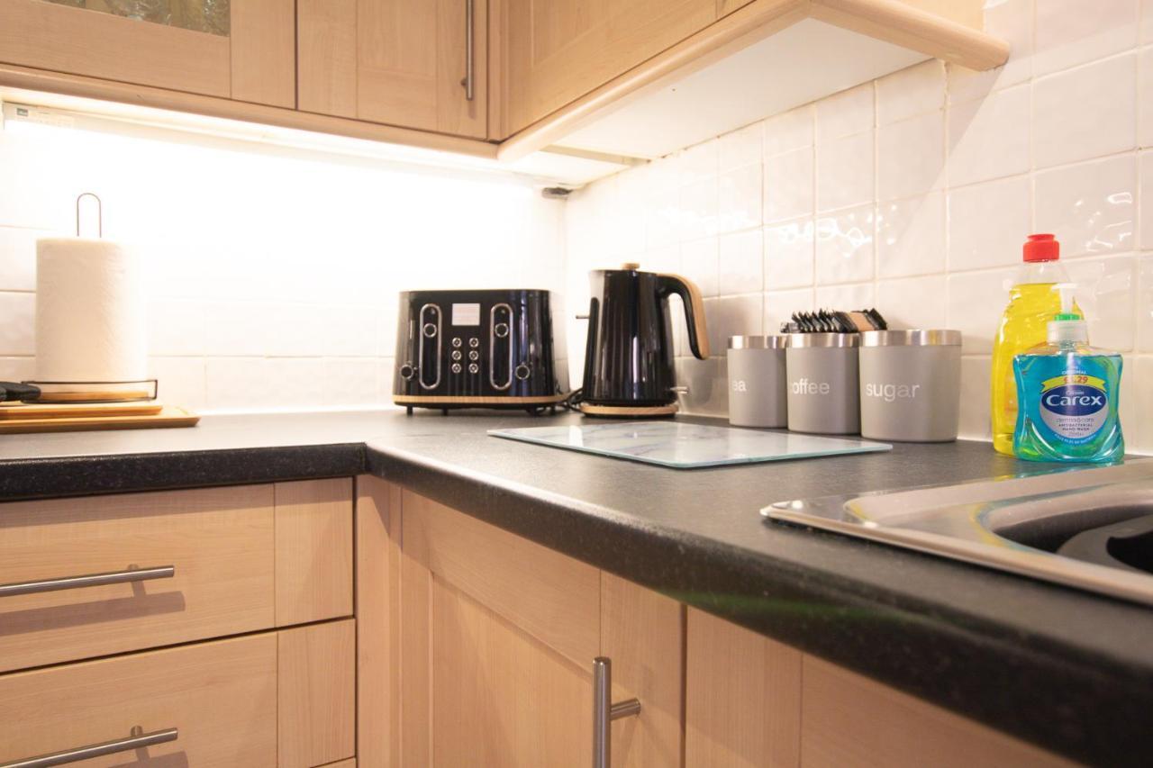 Lord Street - 2 Beautiful Apartments - Sleep Up To 14 Guests - By Rework Accommodation Chester Exteriér fotografie