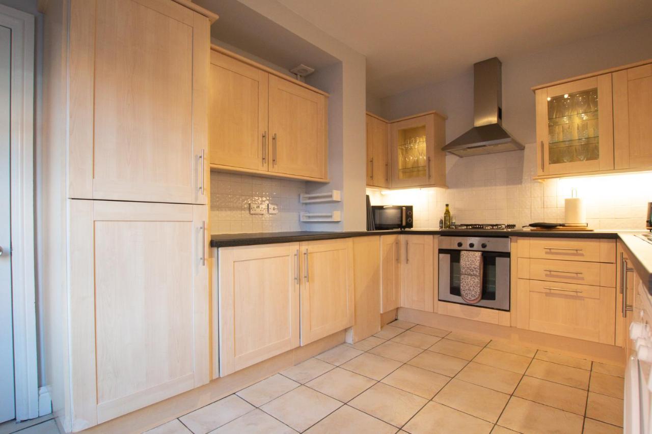 Lord Street - 2 Beautiful Apartments - Sleep Up To 14 Guests - By Rework Accommodation Chester Exteriér fotografie