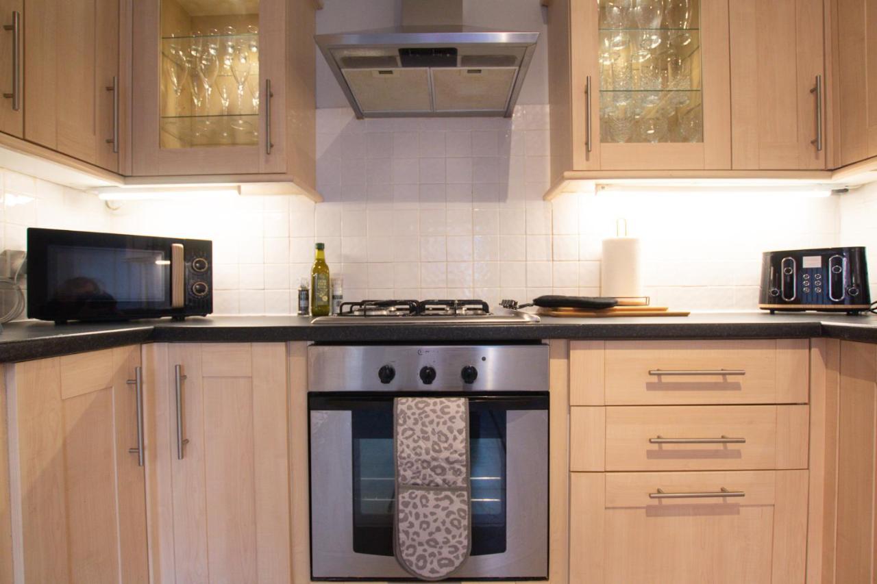 Lord Street - 2 Beautiful Apartments - Sleep Up To 14 Guests - By Rework Accommodation Chester Exteriér fotografie