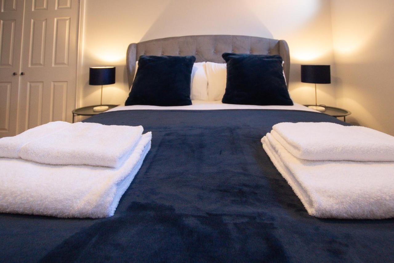 Lord Street - 2 Beautiful Apartments - Sleep Up To 14 Guests - By Rework Accommodation Chester Exteriér fotografie