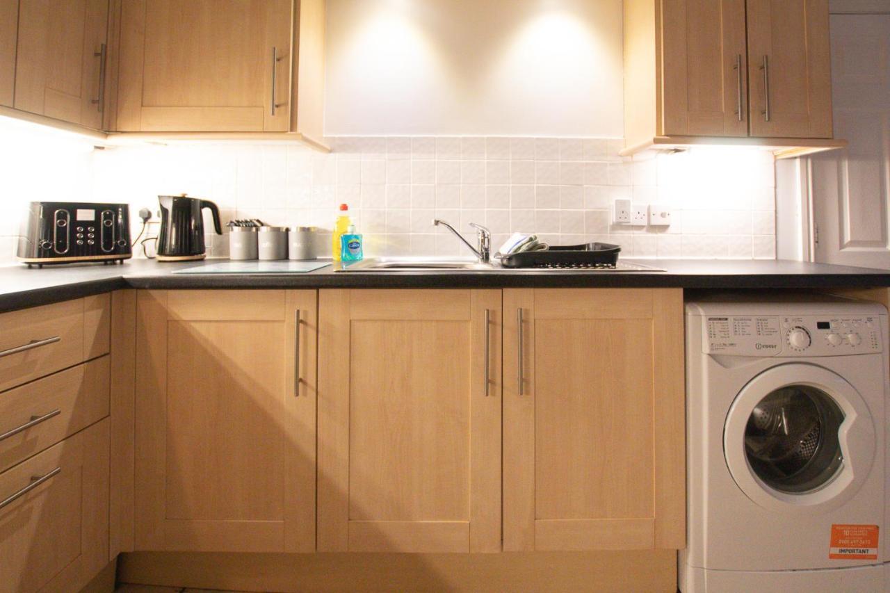 Lord Street - 2 Beautiful Apartments - Sleep Up To 14 Guests - By Rework Accommodation Chester Exteriér fotografie