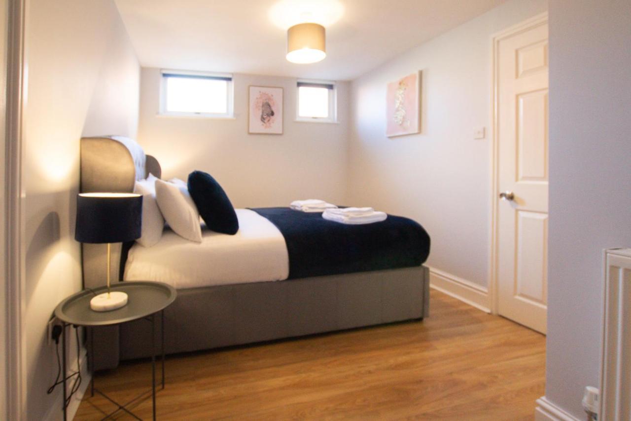 Lord Street - 2 Beautiful Apartments - Sleep Up To 14 Guests - By Rework Accommodation Chester Exteriér fotografie