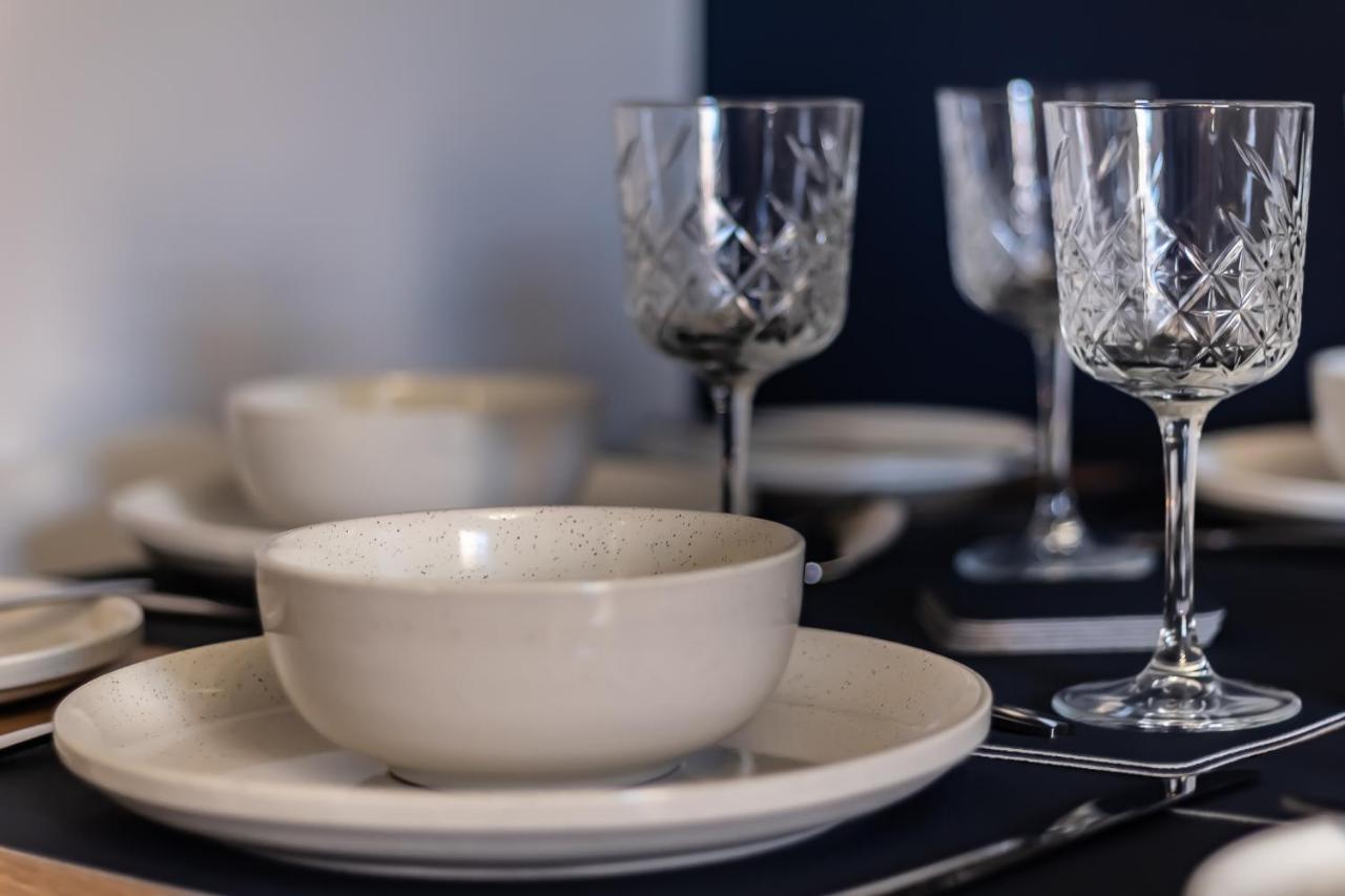 Lord Street - 2 Beautiful Apartments - Sleep Up To 14 Guests - By Rework Accommodation Chester Exteriér fotografie
