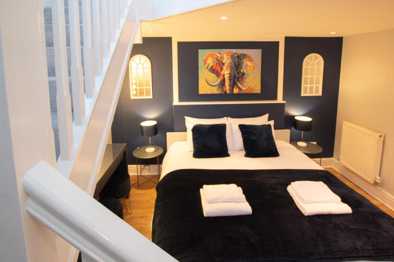 Lord Street - 2 Beautiful Apartments - Sleep Up To 14 Guests - By Rework Accommodation Chester Exteriér fotografie