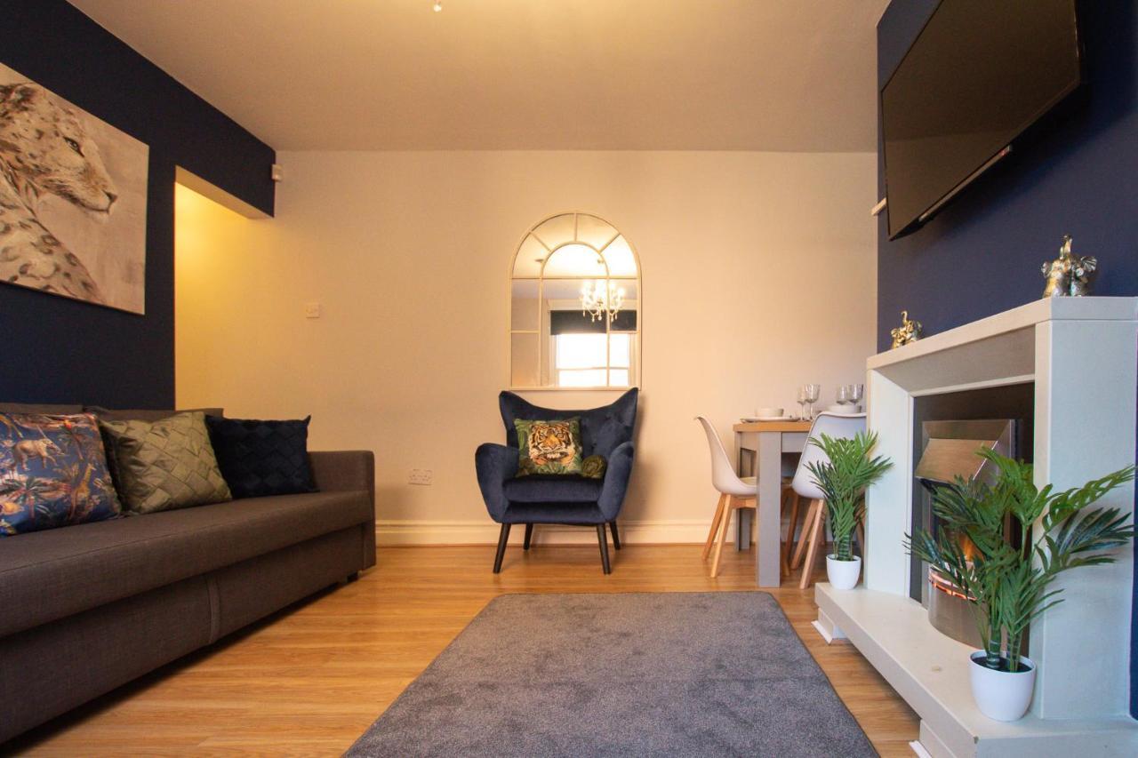 Lord Street - 2 Beautiful Apartments - Sleep Up To 14 Guests - By Rework Accommodation Chester Exteriér fotografie