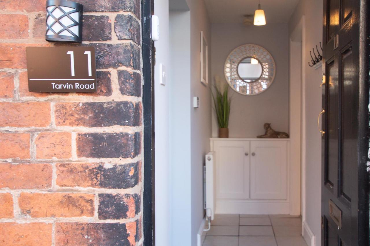 Lord Street - 2 Beautiful Apartments - Sleep Up To 14 Guests - By Rework Accommodation Chester Exteriér fotografie