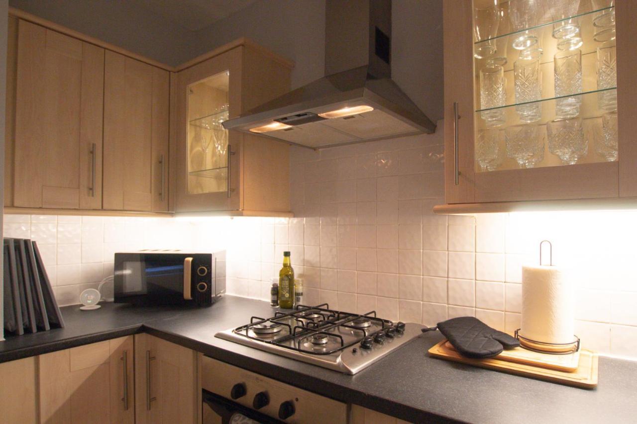 Lord Street - 2 Beautiful Apartments - Sleep Up To 14 Guests - By Rework Accommodation Chester Exteriér fotografie