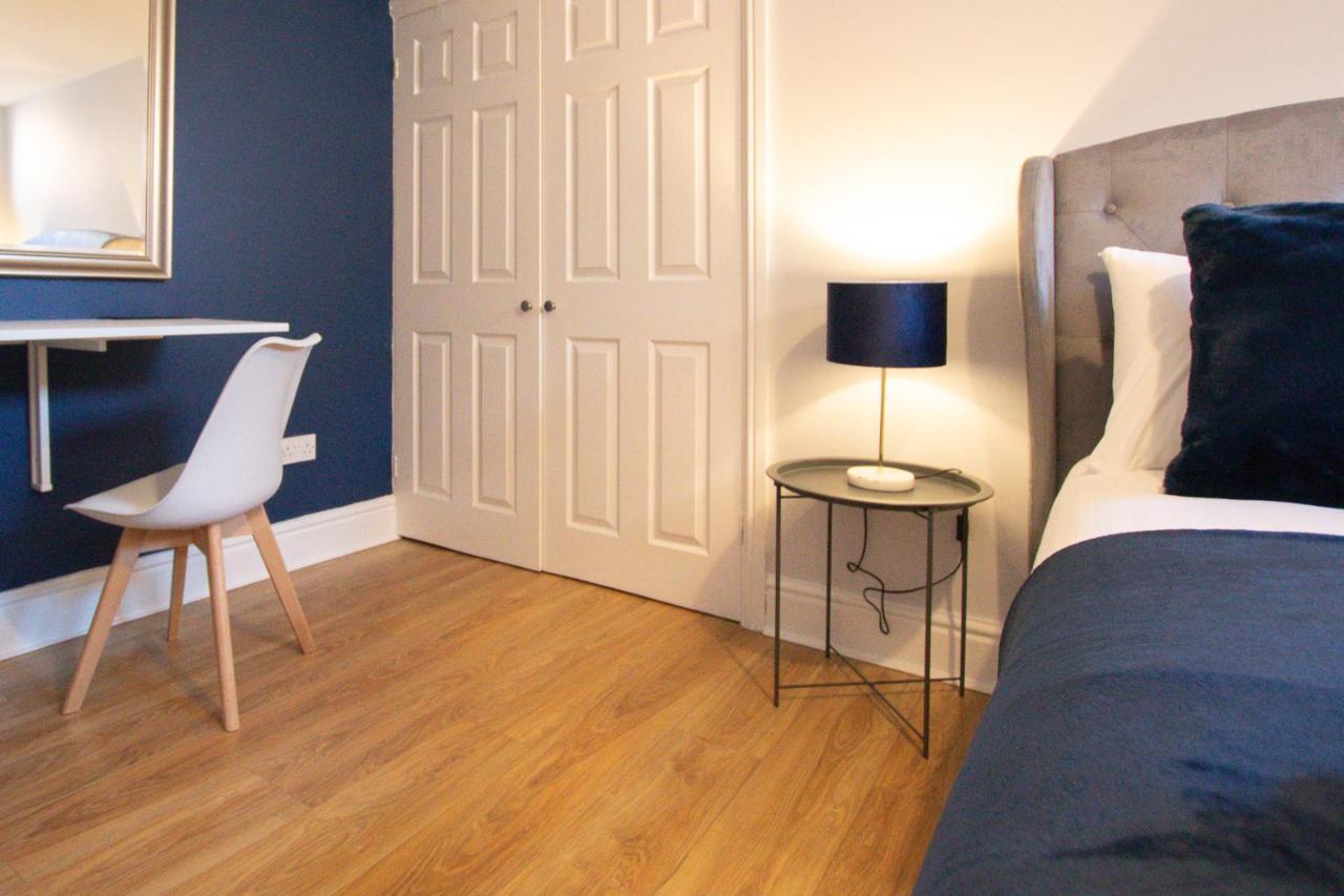 Lord Street - 2 Beautiful Apartments - Sleep Up To 14 Guests - By Rework Accommodation Chester Exteriér fotografie
